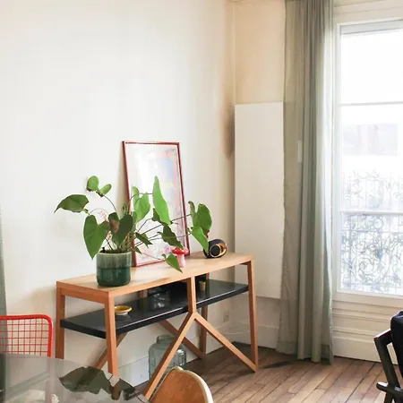 2 Spacious In The 18th * París