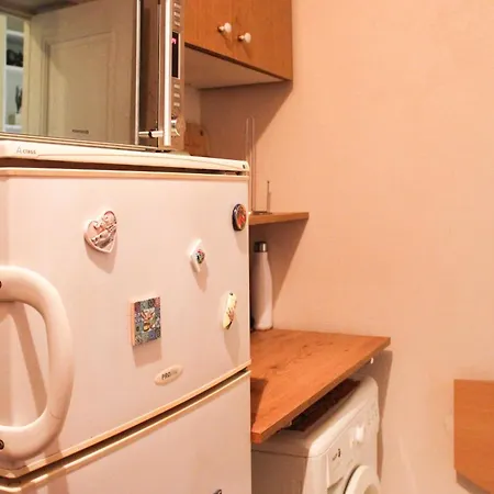 2 Spacious In The 18th *