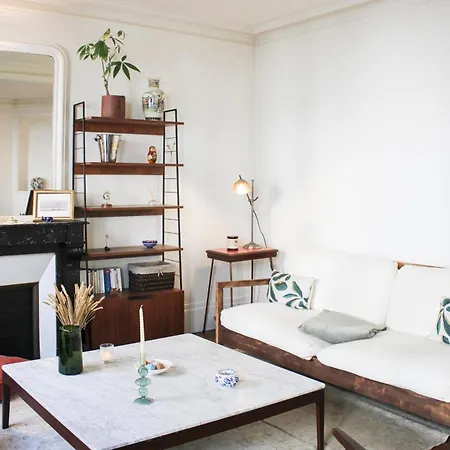 2 Spacious In The 18th Apartamento